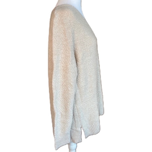 Anne Klein Women’s Cream Gold Metallic V-neck Fuzzy Pullover Sweater Large - Picture 3 of 10